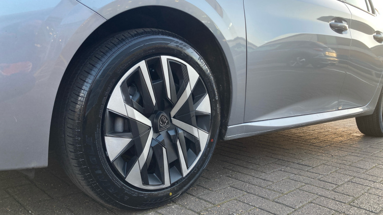 Peugeot 208 1.2 PureTech 100 Style 5dr Petrol Hatchback